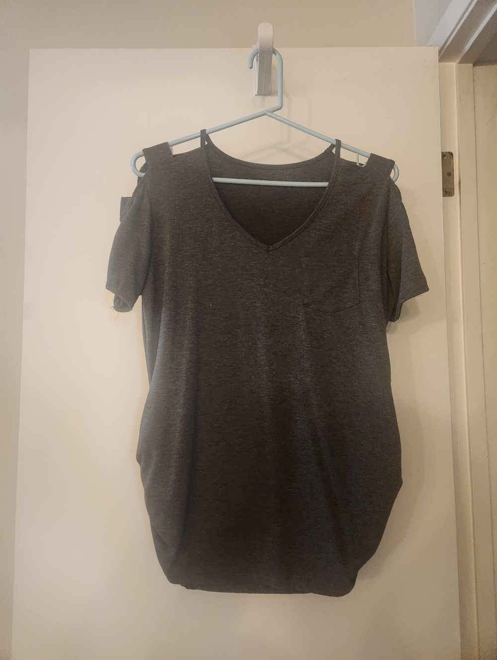 Source Unknown Charcoal Gray Cold-Shoulder V-Neck Top
